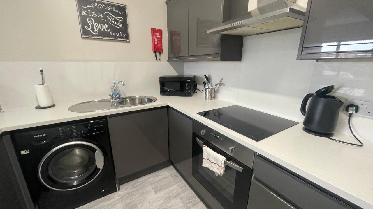 Mays Apartments - 102 Mill Street, Free Parking, 2 Minute Walk To Baltic Market And City Centre - Apartments Sleep 1-10 Guests Ливерпуль Экстерьер фото