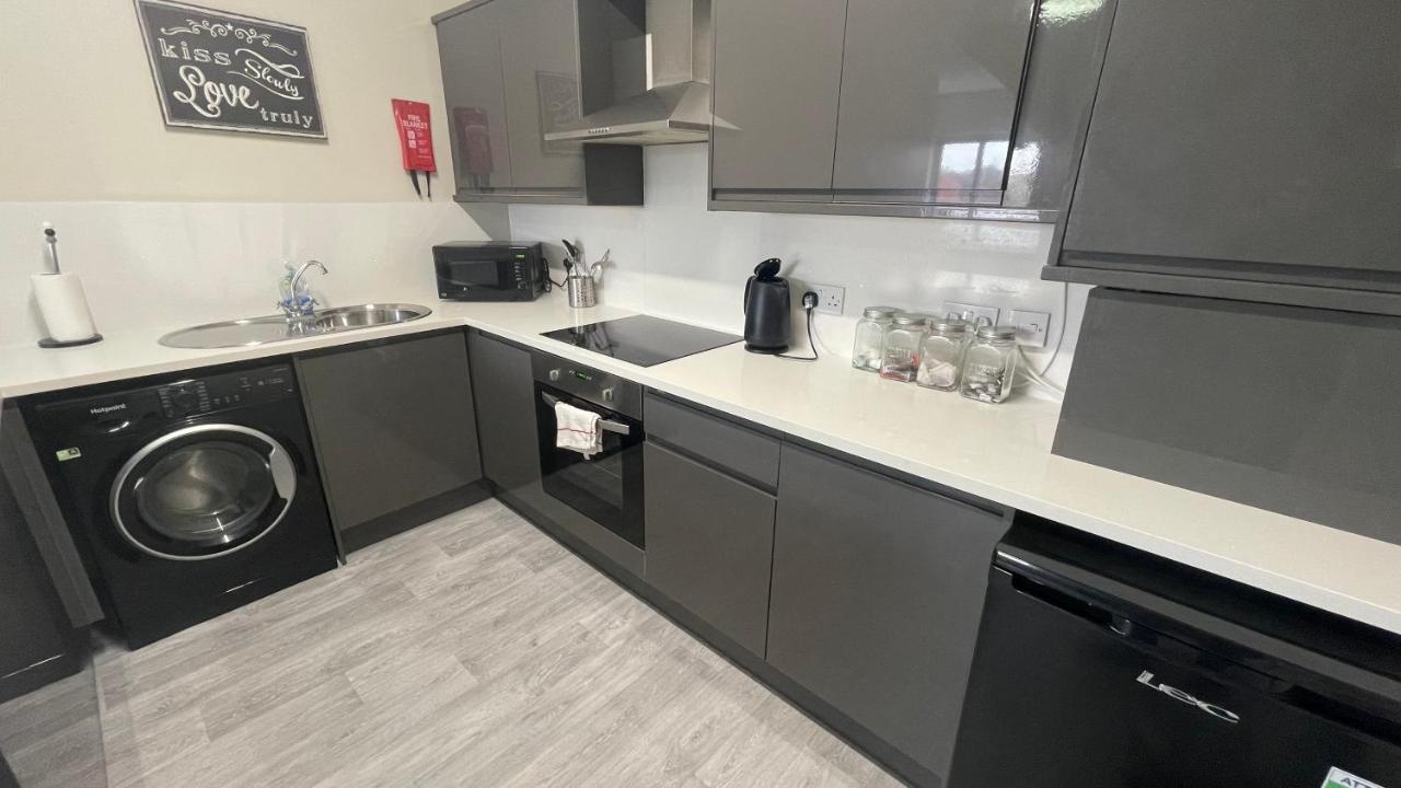 Mays Apartments - 102 Mill Street, Free Parking, 2 Minute Walk To Baltic Market And City Centre - Apartments Sleep 1-10 Guests Ливерпуль Экстерьер фото