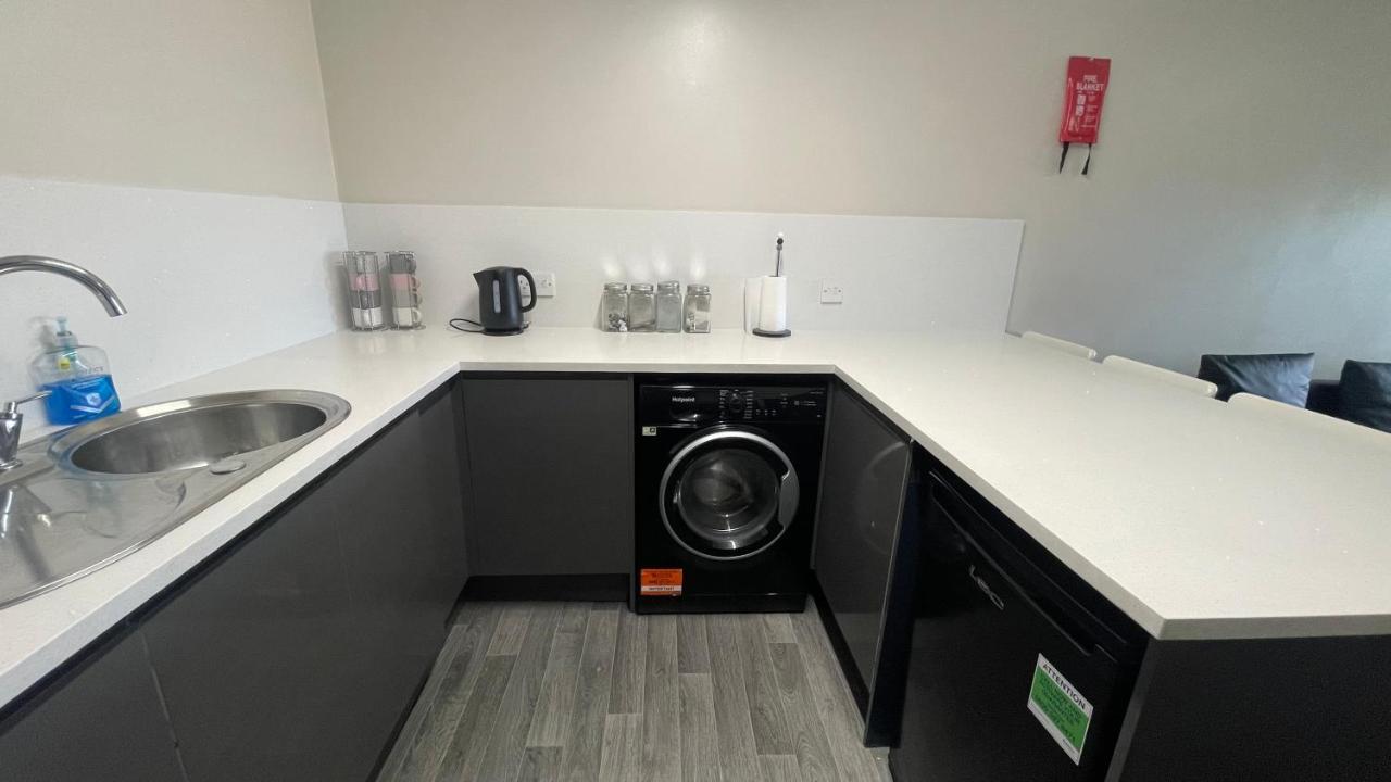 Mays Apartments - 102 Mill Street, Free Parking, 2 Minute Walk To Baltic Market And City Centre - Apartments Sleep 1-10 Guests Ливерпуль Экстерьер фото